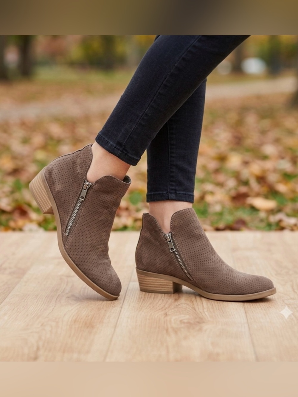 Universal Thread, Double Zip, Brown Ankle Booties. Size 7.5